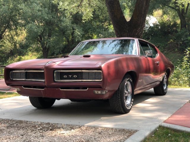 A 1968 Pontiac GTO with yarn to spin 1968 Pontiac GTO