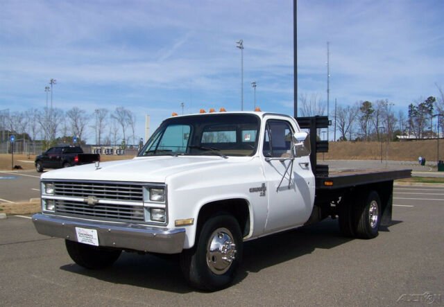 A CLEAN SOLID GA TRUCK CUSTOM DELUXE C K 30 HD TOW PKG COMP 2 GMC SIERRA HAULER 1986 Chevrolet C/K30 1-OWNER 1-TON 4-SPD A/C DIESEL FLAT STAKE BED DUALLY CHEVY