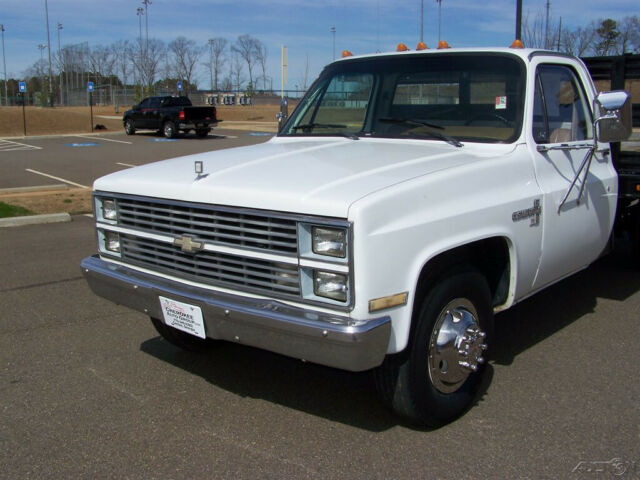 1986 Chevrolet C/K30 1-OWNER 1-TON 4-SPD A/C DIESEL FLAT STAKE BED DUALLY CHEVY - photo 10