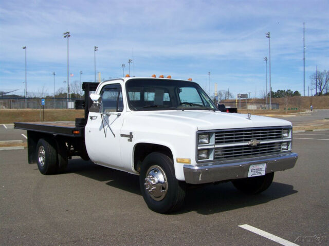1986 Chevrolet C/K30 1-OWNER 1-TON 4-SPD A/C DIESEL FLAT STAKE BED DUALLY CHEVY - photo 4