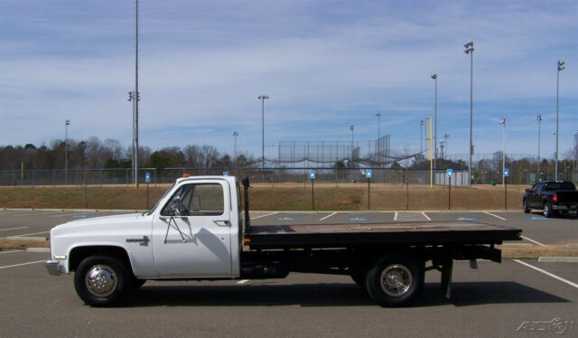 1986 Chevrolet C/K30 1-OWNER 1-TON 4-SPD A/C DIESEL FLAT STAKE BED DUALLY CHEVY - photo 6