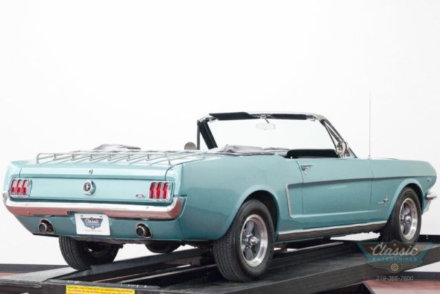1965 Ford Mustang convertible show ready and correct to original - photo 2