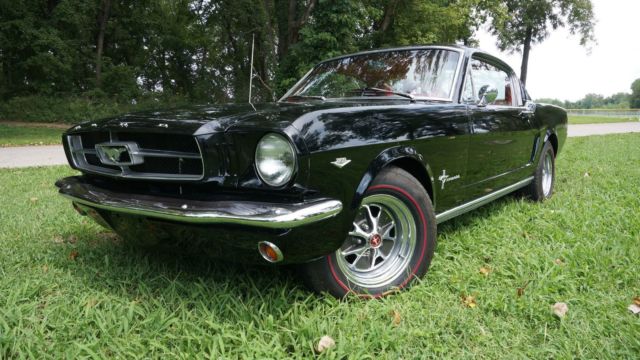 A CODE FASTBACK COLD AIR CONDITIONING FUEL INJECTED POWER DISC AND STEERING WOW 1965 Ford Mustang FASTBACK A-CODE