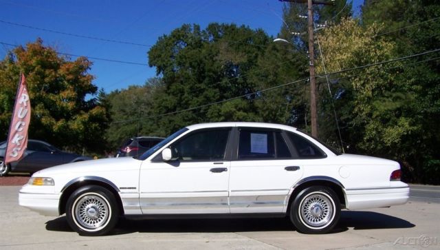 1994 Ford Crown Victoria LX 67k LOADED 2 THE MAX LEATHER DIGITAL DASH LTD TOW PK - photo 6
