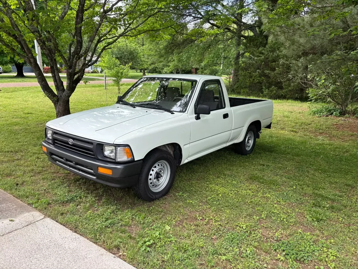 A great 2-wheel drive base model pickup 1993 Toyota Pickup