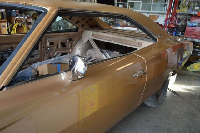 a GREAT project for 50 cents on the dollar!!!! 1969 Dodge Charger RT/SE