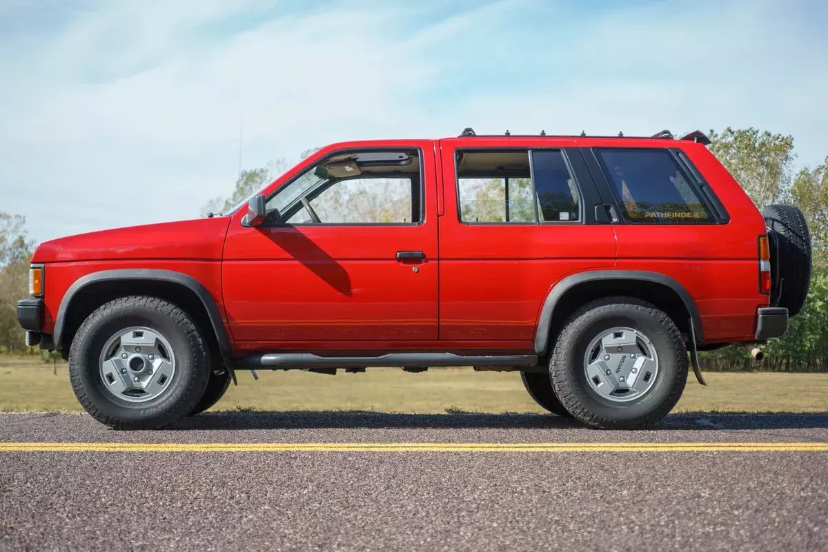 A LOT of new parts! CLEAN AutoCheck! Low Miles! Makes an Offer! 1991 Nissan Pathfinder 4x4 SE