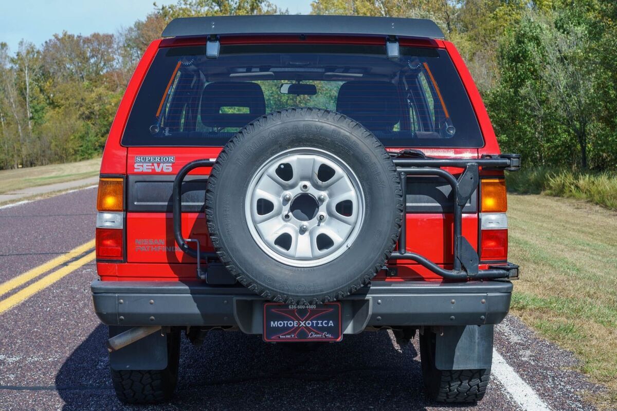 1991 Nissan Pathfinder 4x4 SE - photo 8