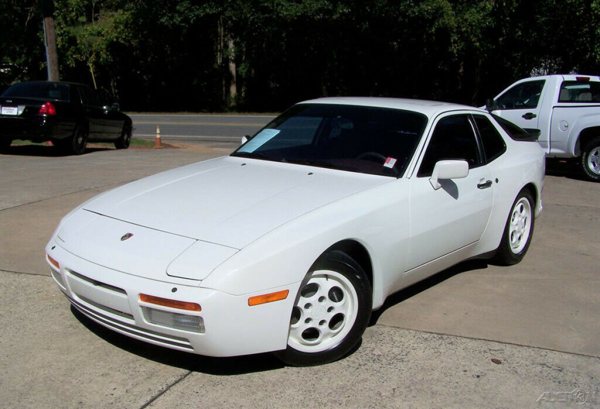 1987 Porsche 944 TURBO 5-SPEED A/C PREMIUM SPECTACULAR PAINT & INTERIOR COUPE - photo 3