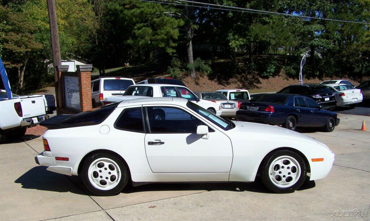 1987 Porsche 944 TURBO 5-SPEED A/C PREMIUM SPECTACULAR PAINT & INTERIOR COUPE - photo 5