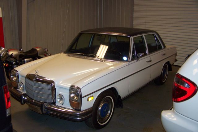 A-NEAT-VERY SHARP-QUALITY-AC-PS-PB-CB-CD-AUTO-COMPARE-2-260-280-300-320-SEDANS 1972 Mercedes-Benz 200-Series 250 6CYL