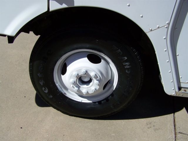 1994 Chevrolet Express 1-OWNER 128K COLD AC 16 FT BOX STEP VAN WAGON RIG - photo 11
