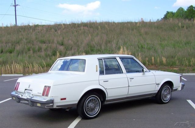 1984 Oldsmobile Cutlass SUPREME BROUGHAM ORG MILES 5.0L 307 4BBL V8 BEAUTY - photo 2