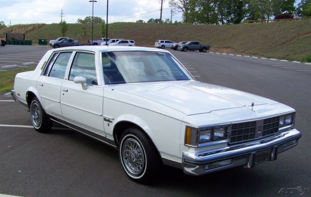 1984 Oldsmobile Cutlass SUPREME BROUGHAM ORG MILES 5.0L 307 4BBL V8 BEAUTY - photo 3