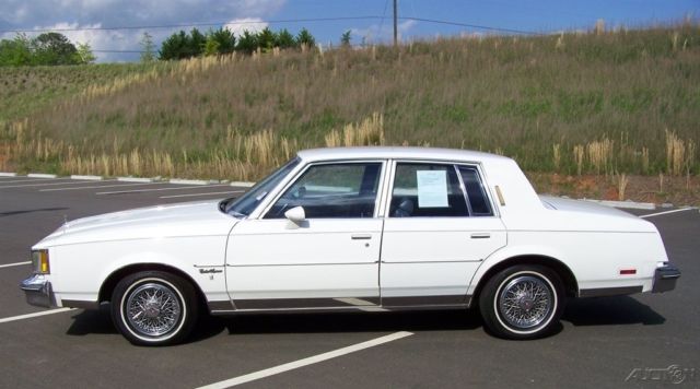 1984 Oldsmobile Cutlass SUPREME BROUGHAM ORG MILES 5.0L 307 4BBL V8 BEAUTY - photo 4