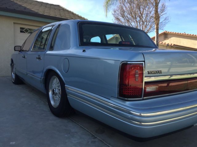 1993 Lincoln Town Car Signature Series - photo 5