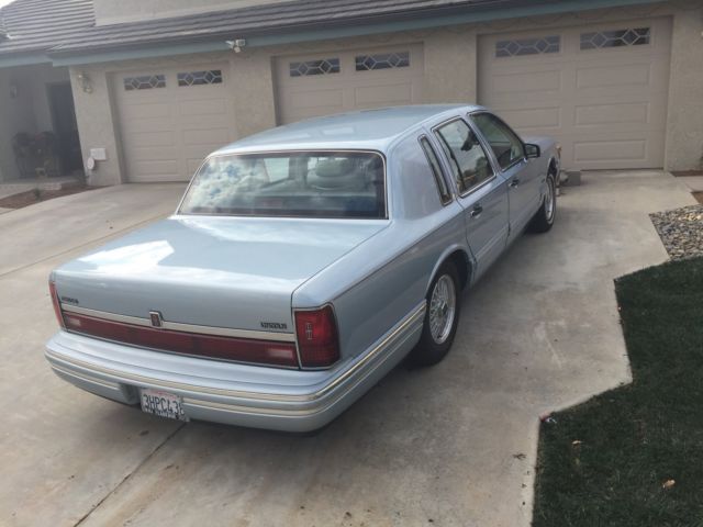 1993 Lincoln Town Car Signature Series - photo 6