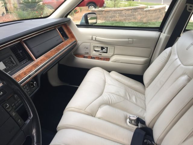 1993 Lincoln Town Car Signature Series - photo 8