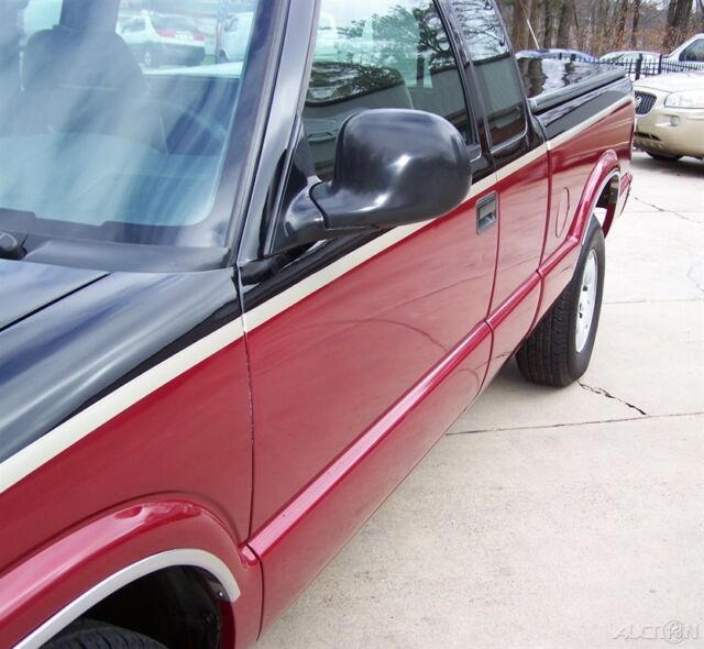 1994 Chevrolet S-10 1-OWNER 79K SPORT 4X4 4.3L VORTEC V6 EXT SUPER CAB - photo 11