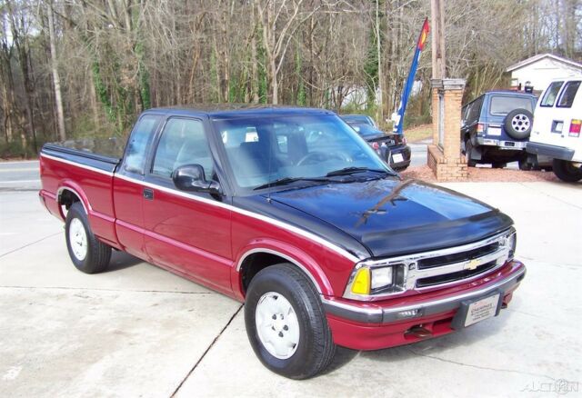 1994 Chevrolet S-10 1-OWNER 79K SPORT 4X4 4.3L VORTEC V6 EXT SUPER CAB - photo 4
