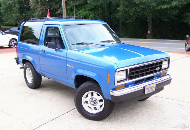 1987 Ford Bronco II 1-OWNER XLT 4X4 2.9L V6 5-SPEED VERY ORIGINAL WAGON - photo 4