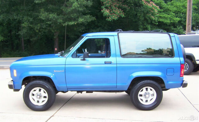 1987 Ford Bronco II 1-OWNER XLT 4X4 2.9L V6 5-SPEED VERY ORIGINAL WAGON - photo 6