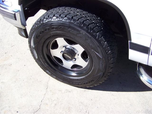 1993 GMC Yukon 1-OWNER 2DR 119K 4X4 COLD AC 5.7L 350 FUEL INJ K5 TYPE WAGON - photo 10