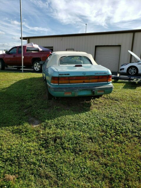 1993 Chrysler LeBaron Convertible - photo 2