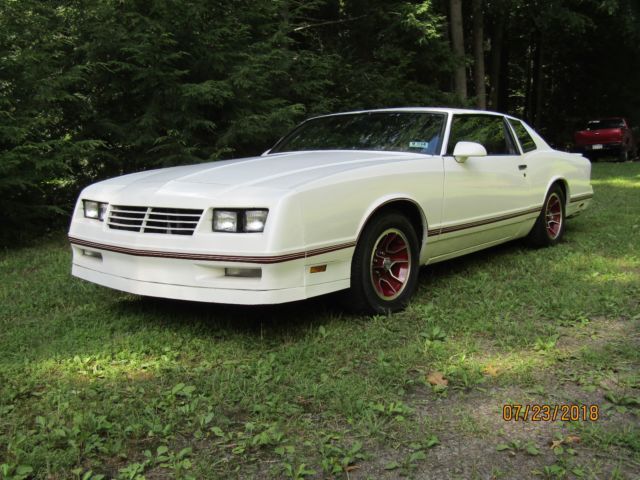 A STAND OUT CUSTOM MONTE WITH CHOPPED TOP AND COOL TAIL LIGHTS! L@@K MAKE OFFER! 1988 Chevrolet Monte Carlo cloth