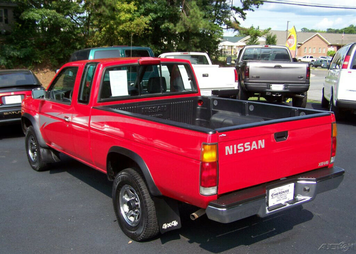 1994 Nissan Frontier 1-OWNER 146K XE 4WD 3.0L V6 5-SPEED COLD A/C KING CAB TRUCK - photo 4