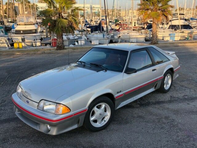 1991 Ford Mustang GT - photo 2