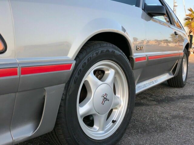 1991 Ford Mustang GT - photo 4