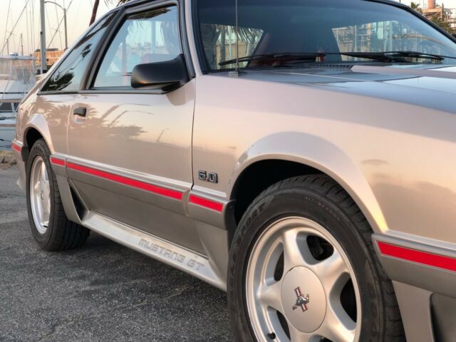 1991 Ford Mustang GT - photo 6