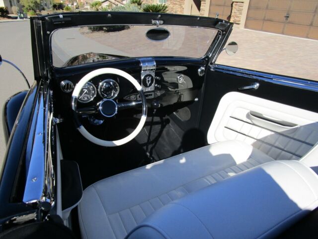 1936 Ford Cabriolet - photo 8