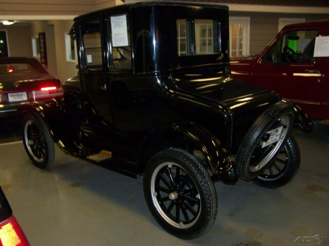 1925 Ford Model T DOCTORS COUPE 2DR ENCLOSED FULLY RESTORED PERFECT WOOD - photo 3