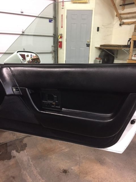 1992 Chevrolet Corvette Base Hatchback 2-Door - photo 7