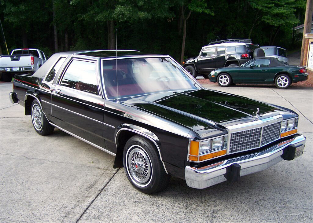 1981 Ford Crown Victoria LTD 29K PRISTINE COLLECTOR QUALITY 2DR 5.0L 302 COUPE - photo 3