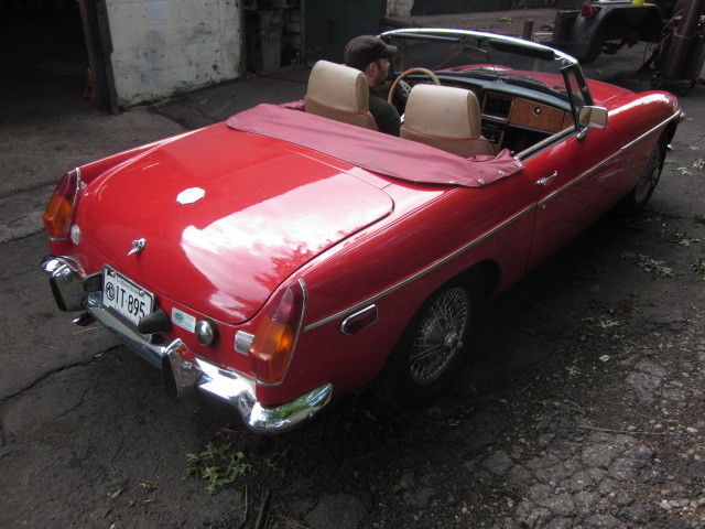 1977 MG MGB tan - photo 3