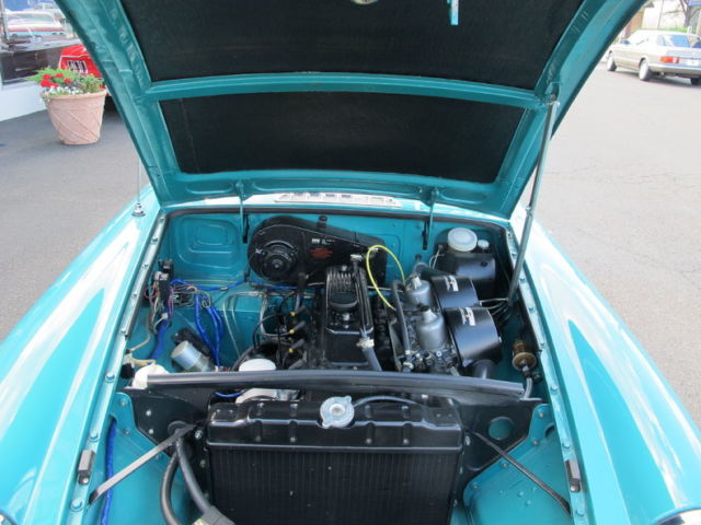 1972 MG MGB GT - photo 2