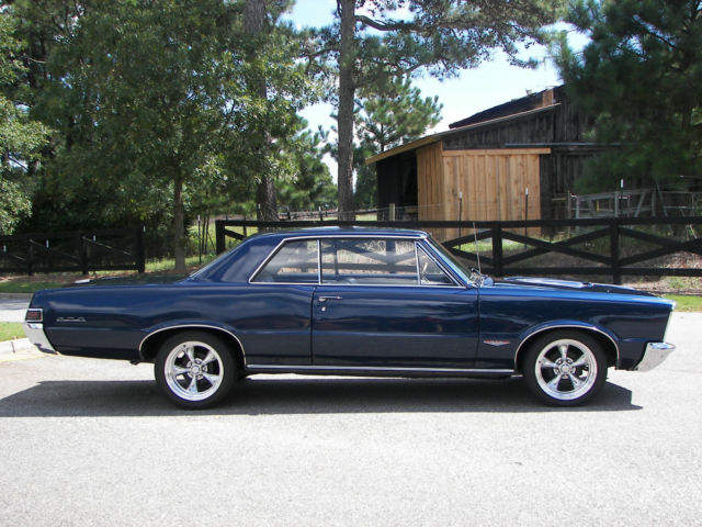 Absolutely Beautiful 1965 Pontiac GTO Recreation 389 Tri-power 4-sod A/C Show/Go 1965 Pontiac GTO