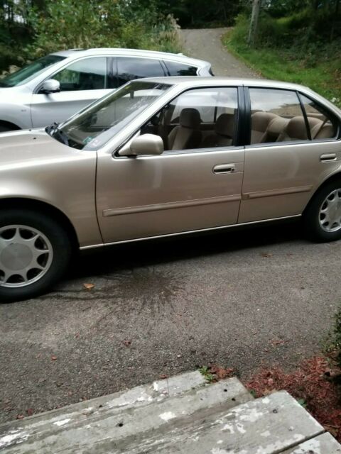 ABSOLUTELY STUNNING 1994 NISSAN MAXIMA 60,000 ORIGINAL MILES EVERY RECORD EVER! 1994 Nissan Maxima GXE