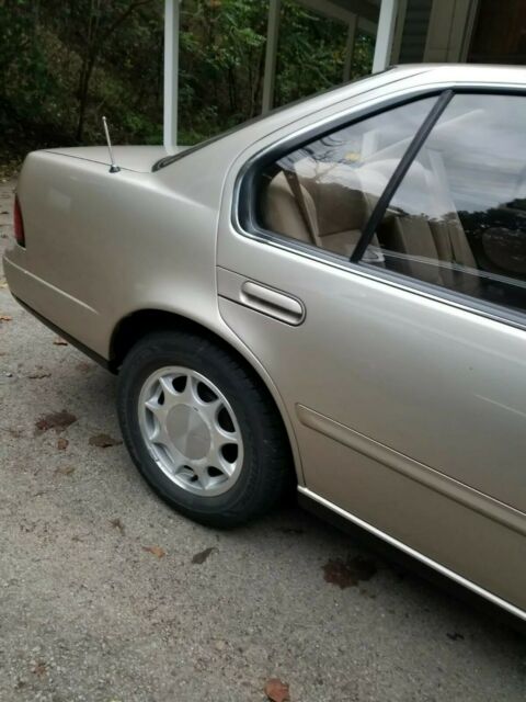 1994 Nissan Maxima GXE - photo 5