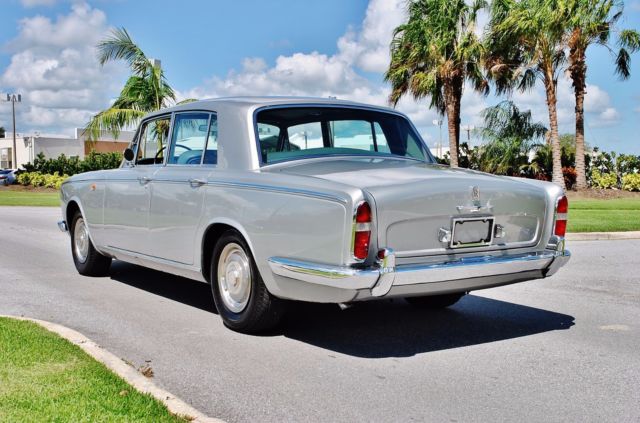 1968 Rolls-Royce Silver Shadow only 25k Original Miles Pristine - photo 3