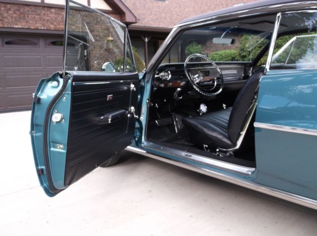 1964 Pontiac Catalina 2+2 Sport Coupe - photo 12