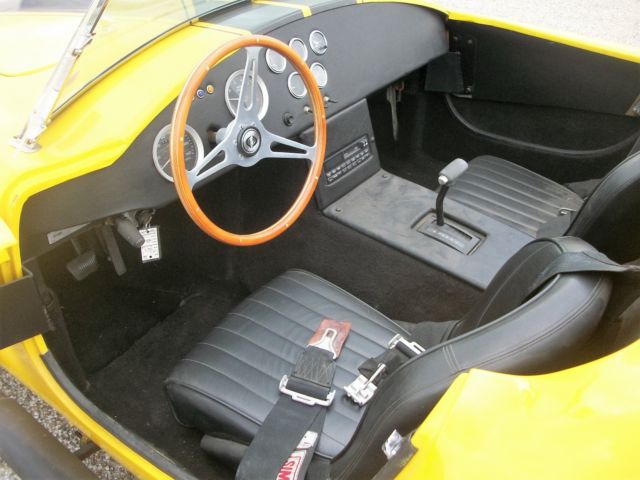 AC COBRA YELLOW 1966 Replica/Kit Makes COBRA