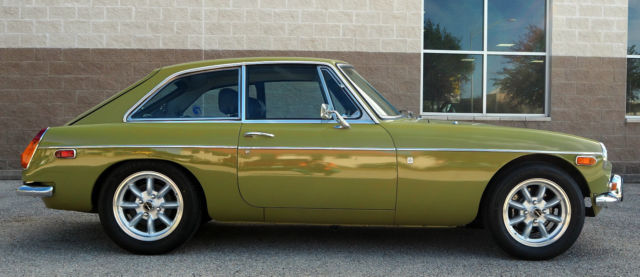 1973 MG MGB GT - photo 2