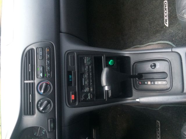 1994 Honda Accord LX - photo 9