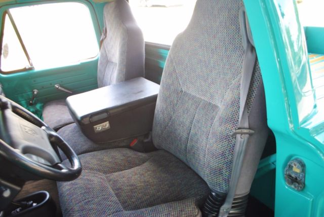 1961 Ford F-100 Restomod V8 Auto Fully Restored Late Model Chassis - photo 7