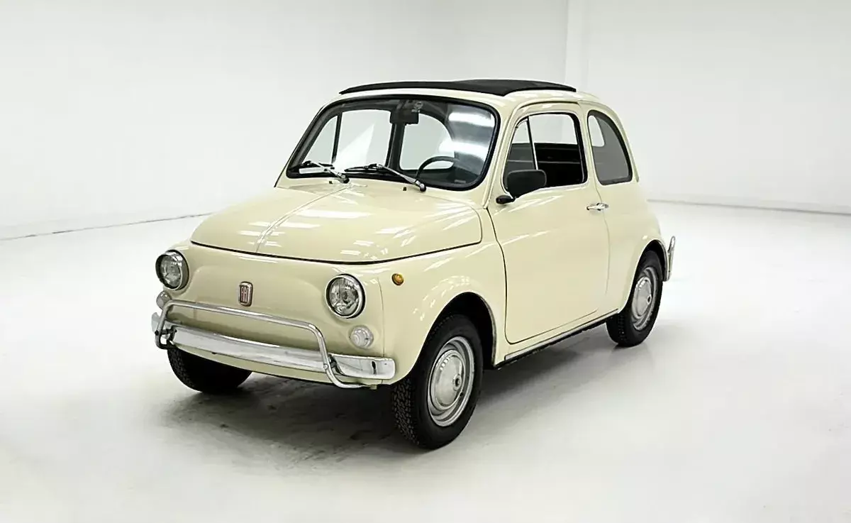 Air Cooled 500cc 2 Cylinder/4-Speed Manual/Nifty Micro Car/Fun Driver 1970 Fiat 500L Coupe