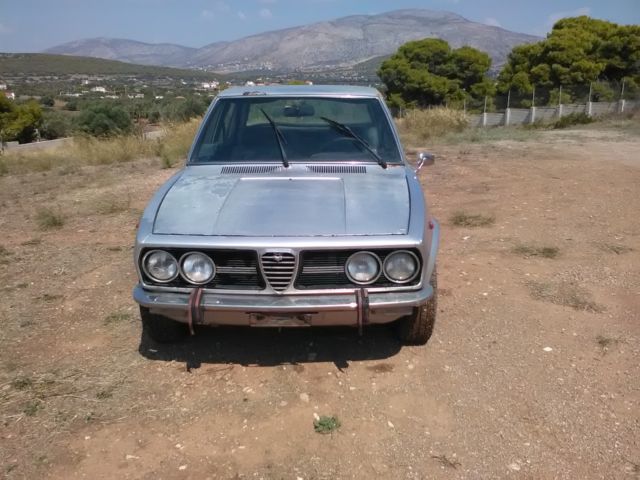 Alfa Romeo Alfetta Sedan 1.8, 1975 model for restoration with loads of parts. 1975 Alfa Romeo Alfetta